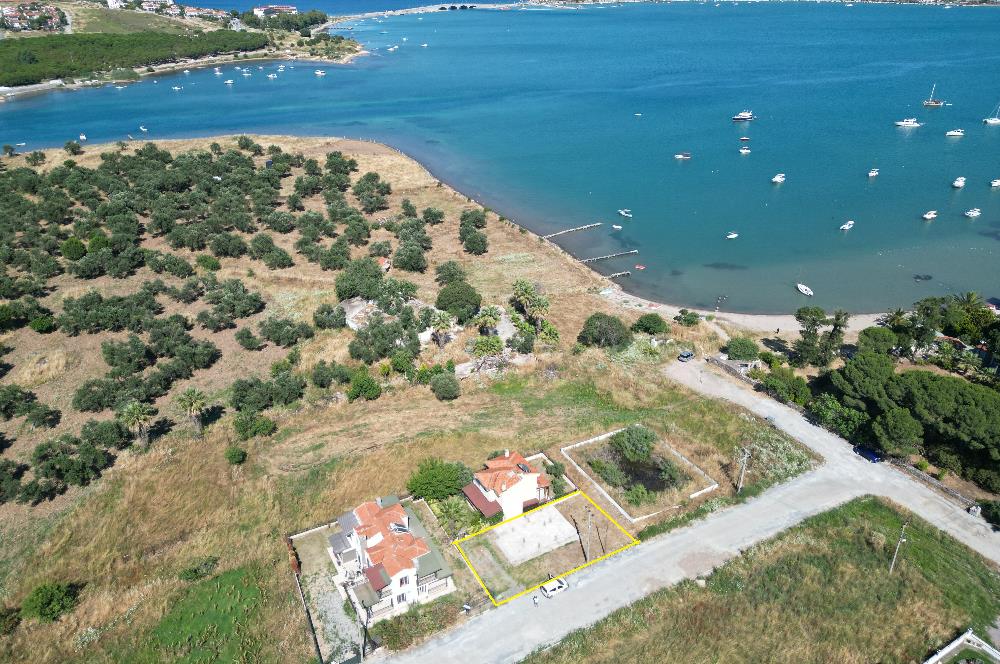 Cunda'da Denize 80 mt, Temeli Atılmış Villa Arsası