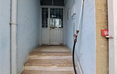 Üsküdar Zeynep Kamil'de Güney Cepheli,Balkonlu 2+1 Satılık Daire       