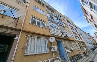 Üsküdar Zeynep Kamil'de Güney Cepheli,Balkonlu 2+1 Satılık Daire       