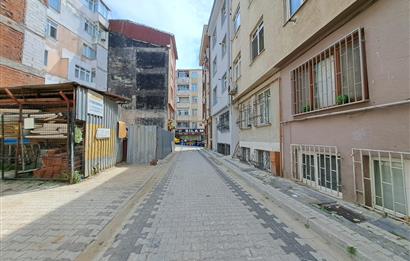 Üsküdar Zeynep Kamil'de Güney Cepheli,Balkonlu 2+1 Satılık Daire       