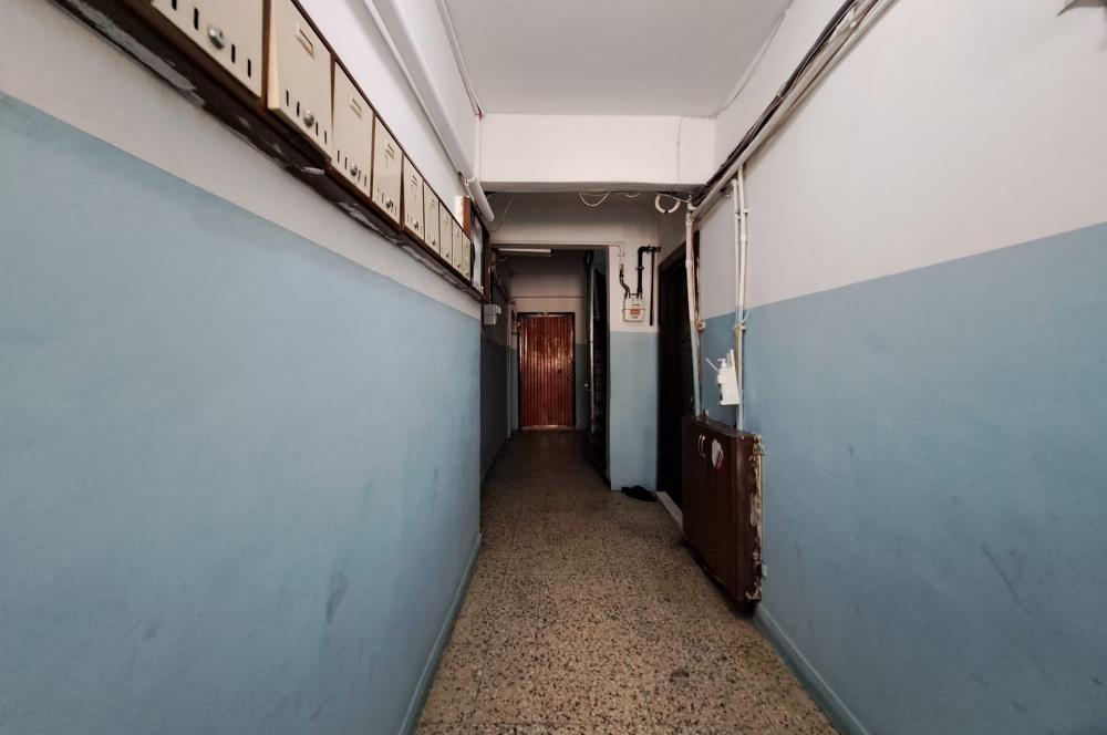 Üsküdar Zeynep Kamil'de Güney Cepheli,Balkonlu 2+1 Satılık Daire       