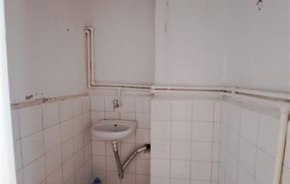 Üsküdar Zeynep Kamil'de Güney Cepheli,Balkonlu 2+1 Satılık Daire       