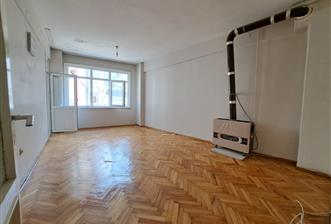 Üsküdar Zeynep Kamil'de Güney Cepheli,Balkonlu 2+1 Satılık Daire        - 1 - 34785