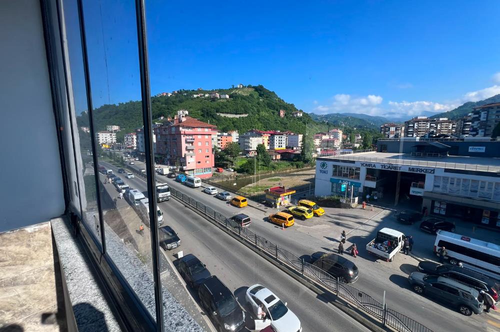 CENTURY21 UZMAN DAN YOMRA MERKEZDE İÇİ SIFIR YAPILI 3+1