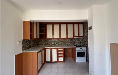 Karşıyaka Demirköprü'de Merkezi Konumda 2+1 Satılık Daire 