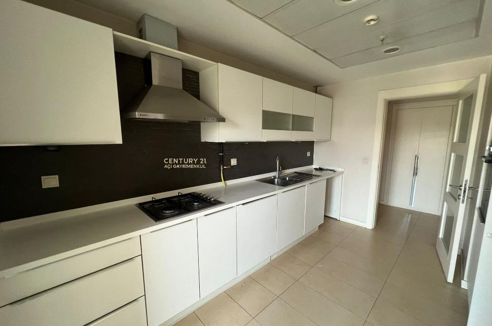 Finanskent Konutları'nda 2+1 Şehir Manzaralı Kiralık Daire