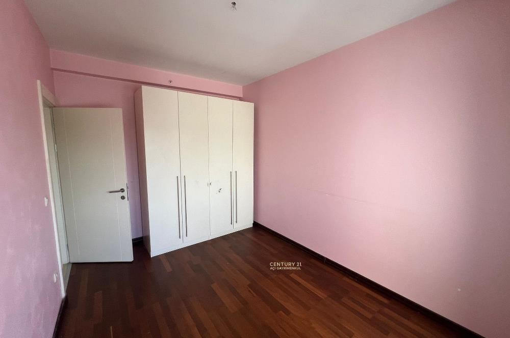 Finanskent Konutları'nda 2+1 Şehir Manzaralı Kiralık Daire