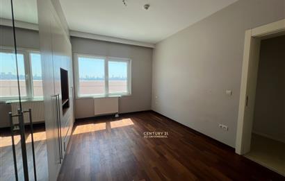Finanskent Konutları'nda 2+1 Şehir Manzaralı Kiralık Daire
