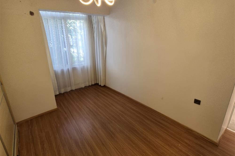 Kiralık 2+1 | Ara Kat | Lüks Tadilatlı | Karşıyaka Çarşı Yakını