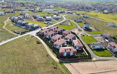 CENTURY 21 DOĞAN DAN KAVAKLIDA SİTE İÇİNDE SATILIK DUBLEKS VİLLA