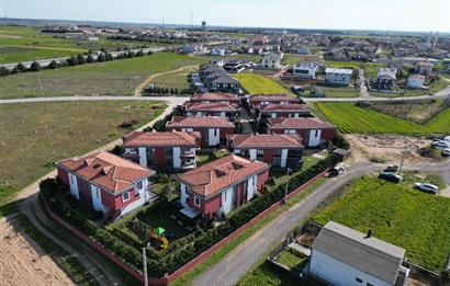 CENTURY 21 DOĞAN DAN KAVAKLIDA SİTE İÇİNDE SATILIK DUBLEKS VİLLA