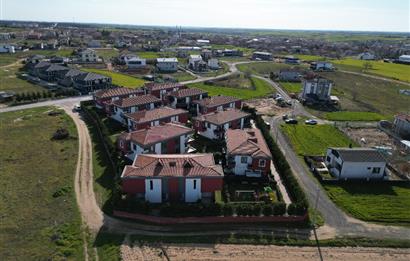 CENTURY 21 DOĞAN DAN KAVAKLIDA SİTE İÇİNDE SATILIK DUBLEKS VİLLA