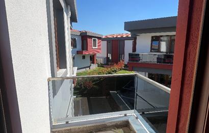 CENTURY 21 DOĞAN DAN KAVAKLIDA SİTE İÇİNDE SATILIK DUBLEKS VİLLA