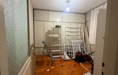 C21 İZ'den Ankara Caddesi Satılık 3+1  Ara kat Daire. 