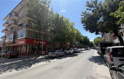 C21 İZ'den Ankara Caddesi Satılık 3+1  Ara kat Daire. 