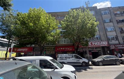 C21 İZ'den Ankara Caddesi Satılık 3+1  Ara kat Daire. 