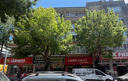 C21 İZ'den Ankara Caddesi Satılık 3+1  Ara kat Daire. 