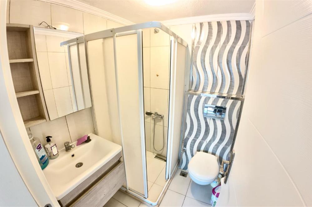 DATÇA CUMHURİYET MEYDANINDA YILLIK KİRALIK 2+1 EŞYALI DAİRE