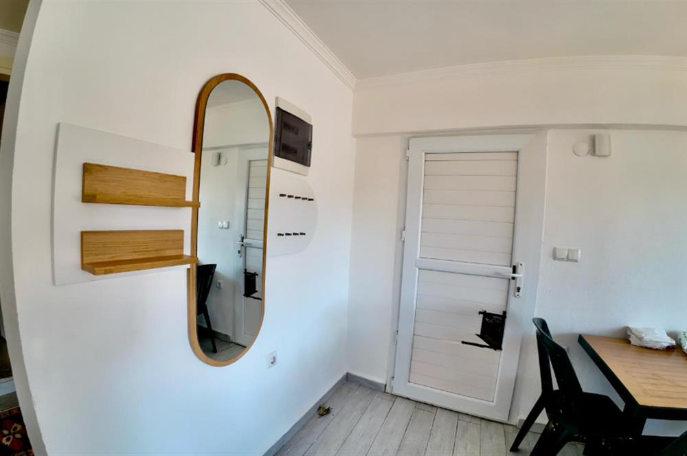 DATÇA CUMHURİYET MEYDANINDA YILLIK KİRALIK 2+1 EŞYALI DAİRE