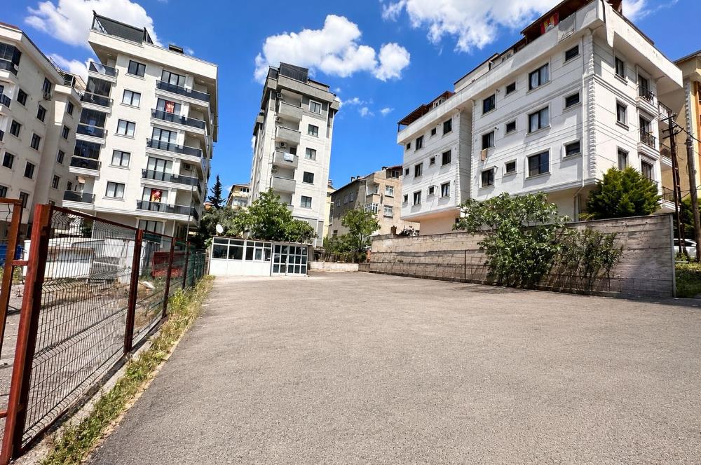 MALTEPE ZÜMRÜTEVLER E-5 ÜSTÜ 395m² TİCARİ KULLANIM KİRALIK ARSA
