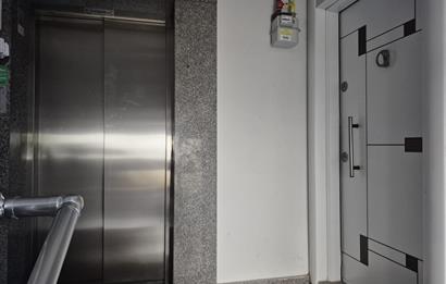 C21 BAL'DAN İZMİR YOLU DOĞTAŞ ARKASINDA EŞYALI 1+1 SATILIK DAİRE