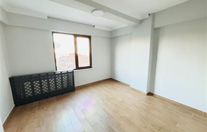 NUHKUYUSU CADDE ÜZERİNDE KATTA TEK 2+1 KİRALIK OFİS