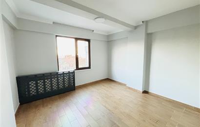 NUHKUYUSU CADDE ÜZERİNDE KATTA TEK 2+1 KİRALIK OFİS