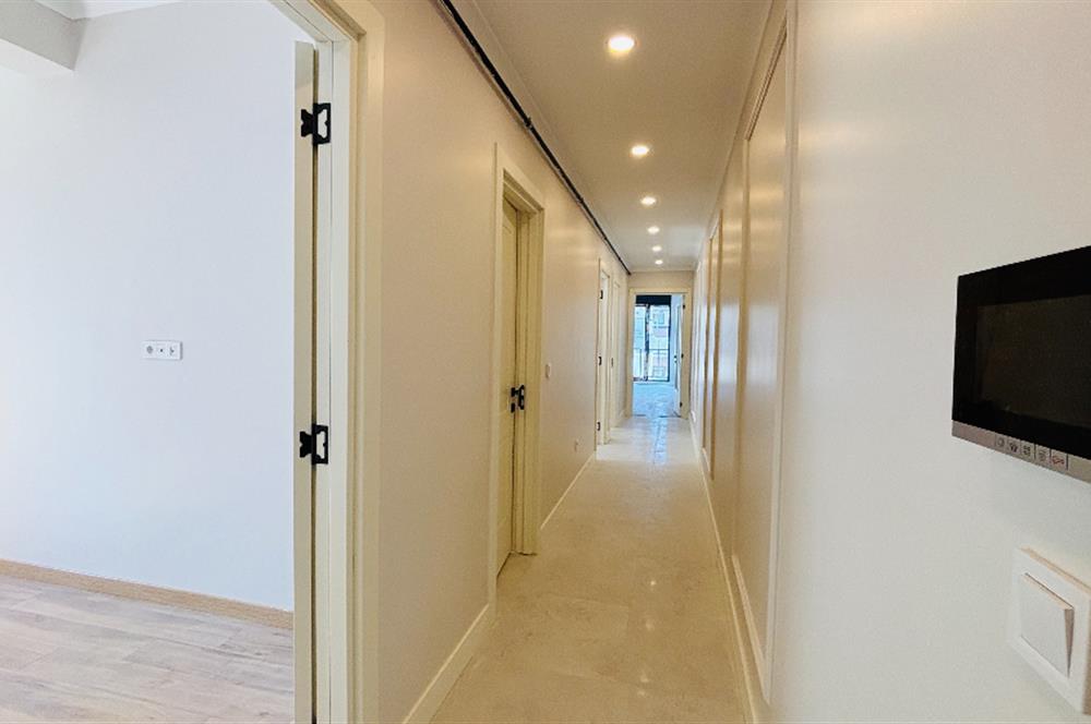 KOŞUYOLU ANA CADDE ÜZERİNDE OTURUMA HAZIR SIFIR 3+1 SATILIK