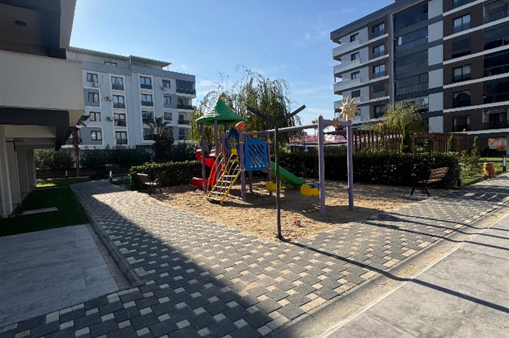 Ergenekon mahallesinde site içerisinde satılık lüks daire