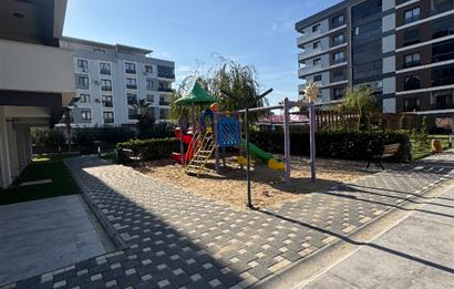 Ergenekon mahallesinde site içerisinde satılık lüks daire