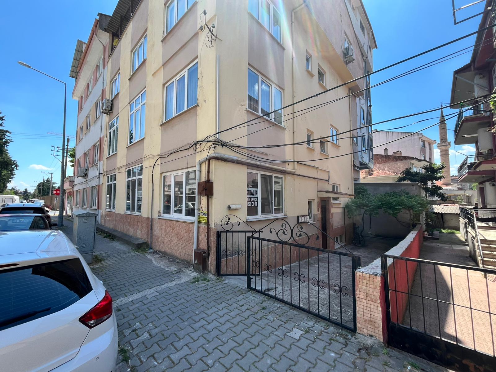 C21 BAL'dan DEVLET HASTANESI YAKINI KİRALIK GENİŞ 2+1 DAİRE