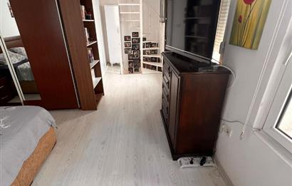Kumbahçe'de Denize 50m, Eşyalı 1+1 Kiralık Dubleks Daire 