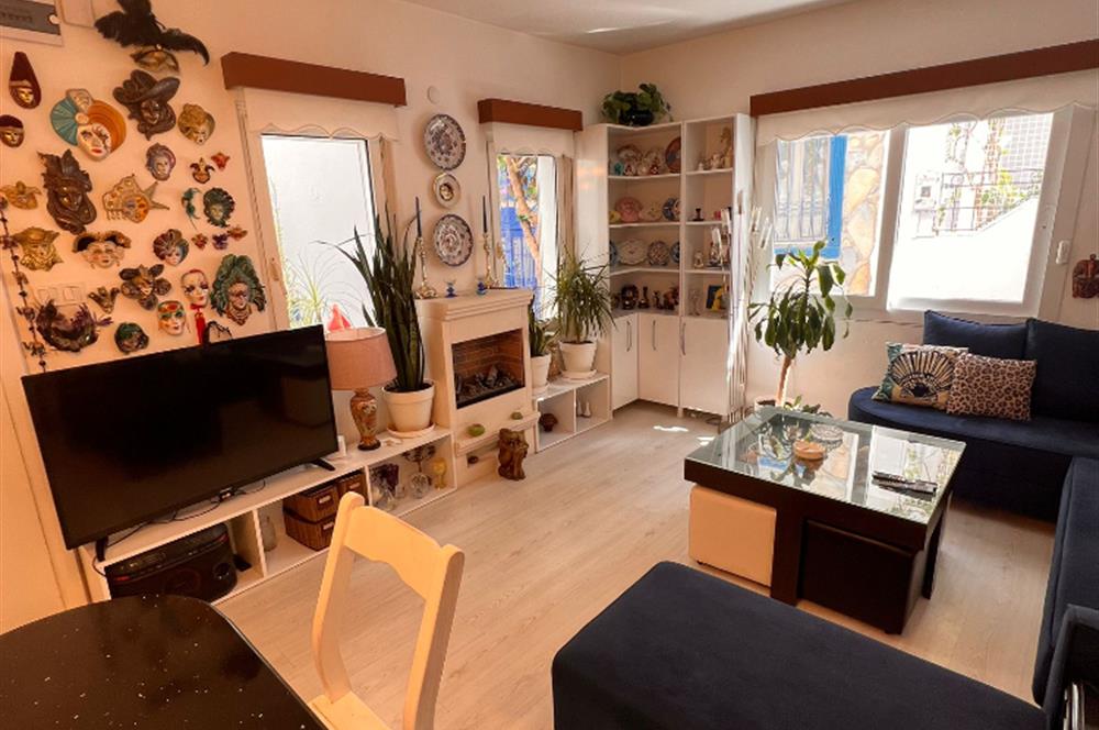 Kumbahçe'de Denize 50m, Eşyalı 1+1 Kiralık Dubleks Daire 