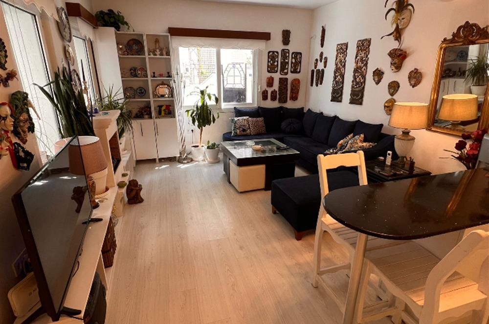 Kumbahçe'de Denize 50m, Eşyalı 1+1 Kiralık Dubleks Daire 