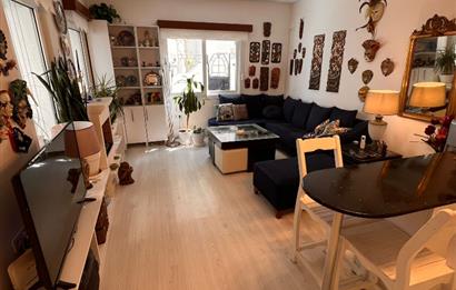 Kumbahçe'de Denize 50m, Eşyalı 1+1 Kiralık Dubleks Daire 