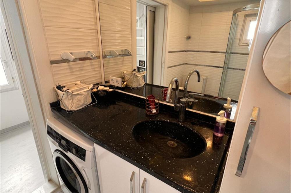 Kumbahçe'de Denize 50m, Eşyalı 1+1 Kiralık Dubleks Daire 