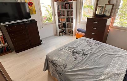 Kumbahçe'de Denize 50m, Eşyalı 1+1 Kiralık Dubleks Daire 