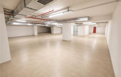 MALTEPE METRO YANI 9 KATLI 4.000m² İÇİ KOMPLE YAPILI HAZIR PLAZA