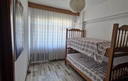 ÇINARCIK TAŞLİMAN DA DENİZE ADIM MESAFESİNDE MUHTEŞEM SATILIK 2+1 DAİRE