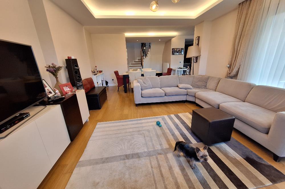MERKEZ ZEKERİYAKÖY SİTESİNDE KİRALIK 3+1 BAHÇE KATI DAİRE
