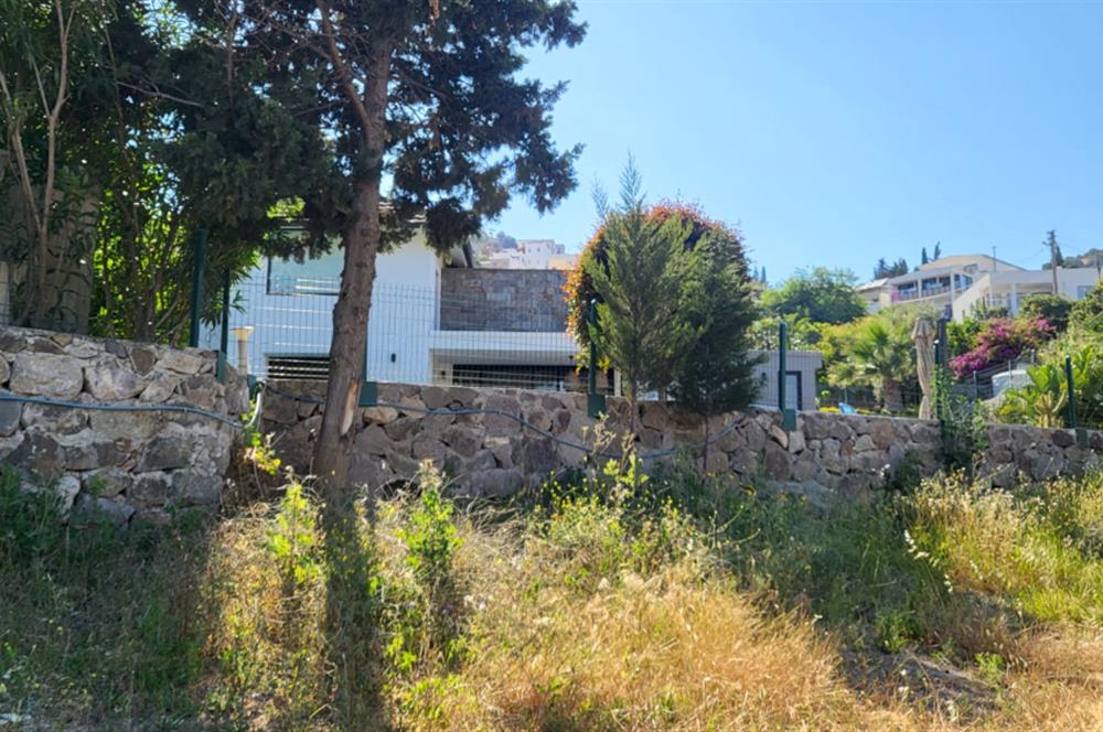 Muğla Bodrum Yakaköy 460 M2 Yolu Olan Villalar Bölgesinde Merkezde Kooperatif Arazisi 