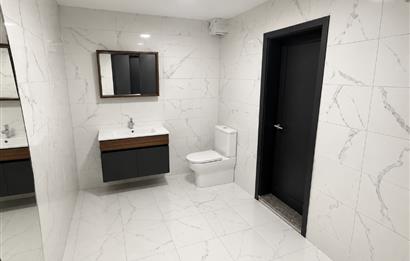 Bornova Çamdibi'nde Çift Cepheli, Hazır Kiracılı Satılık 120 m²
