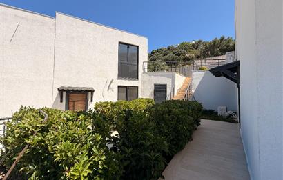 Gümüşlük Denize Sıfır Site İçerisinde Satılık 2+1 Daire