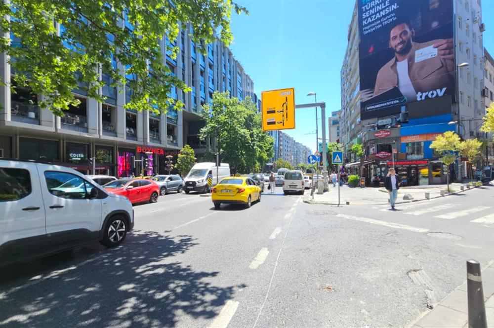 ŞİŞLİ / OSMANBEY HALASKARGAZİ CADDESİ ÜZERİNDE SATILIK 3+1 DAİRE