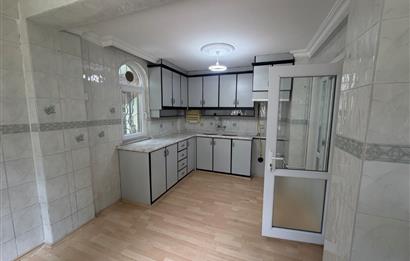 Serdivan'da Satılık 6+1 Tripleks Villa, Geniş Bahçeli