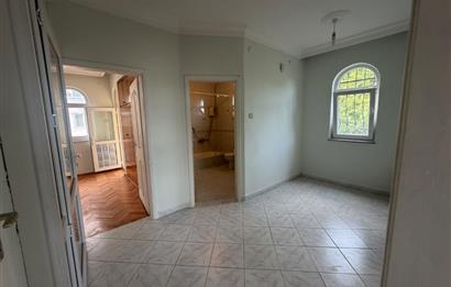 Serdivan'da Satılık 6+1 Tripleks Villa, Geniş Bahçeli