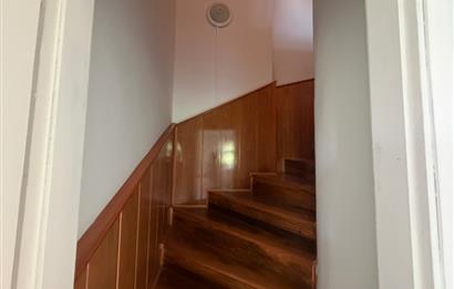 Serdivan'da Satılık 6+1 Tripleks Villa, Geniş Bahçeli