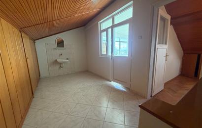 Serdivan'da Satılık 6+1 Tripleks Villa, Geniş Bahçeli