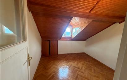 Serdivan'da Satılık 6+1 Tripleks Villa, Geniş Bahçeli