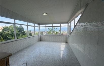 Serdivan'da Satılık 6+1 Tripleks Villa, Geniş Bahçeli